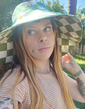 Load image into Gallery viewer, Wide Brim Green Sweet Daisy Sun Hat, Beach Hat Women's