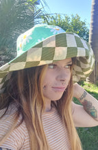 Load image into Gallery viewer, Wide Brim Green Sweet Daisy Sun Hat, Beach Hat Women's