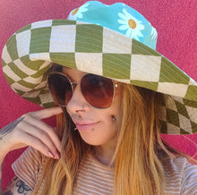 Load image into Gallery viewer, Wide Brim Green Sweet Daisy Sun Hat, Beach Hat Women's