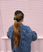 Load image into Gallery viewer, Green Plaid Scrunchie ♡