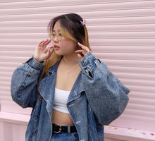 Load image into Gallery viewer, Sopo and Tahti Crystal Look Butterfly Clips