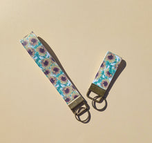 Load image into Gallery viewer, Vegan Leather Sunflower Keychain Wristlet, Floral Key Chain, Key Fob Cottagecore 70s Style
