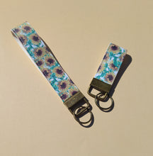 Load image into Gallery viewer, Vegan Leather Sunflower Keychain Wristlet, Floral Key Chain, Key Fob Cottagecore 70s Style
