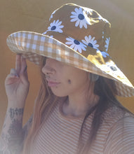 Load image into Gallery viewer, Wide Brim Brown Sweet Daisy Sun Hat
