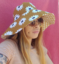 Load image into Gallery viewer, Wide Brim Brown Sweet Daisy Sun Hat
